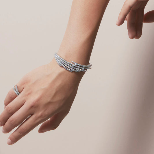 HEARTS ON FIRE 18K WHITE GOLD VELA FRENCH CUT PAVE DIAMOND BANGLE