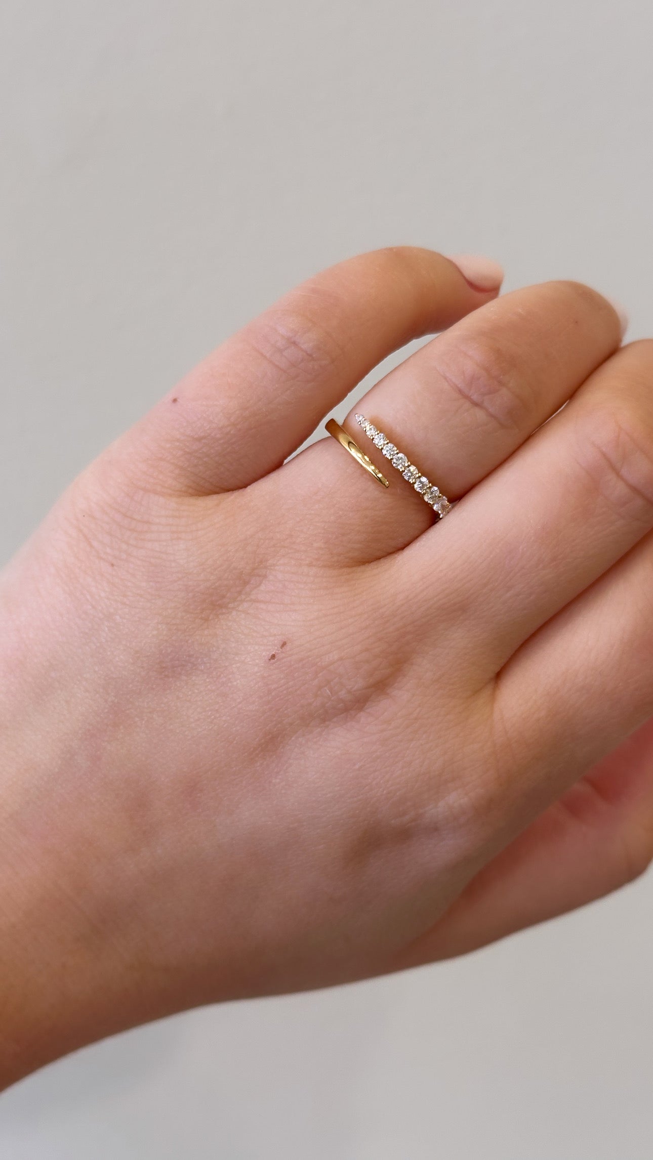 18K YELLOW GOLD SINGLE ROW DIAMOND BYPASS RING