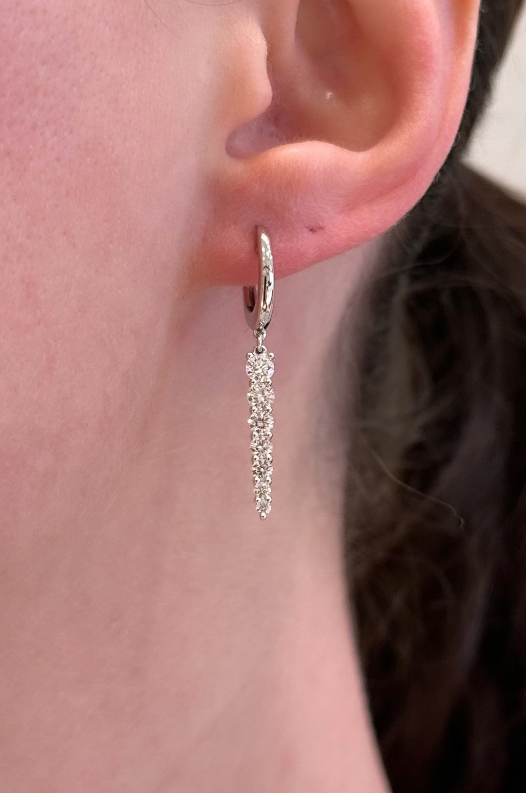 18K WHITE GOLD DIAMOND DROP EARRINGS