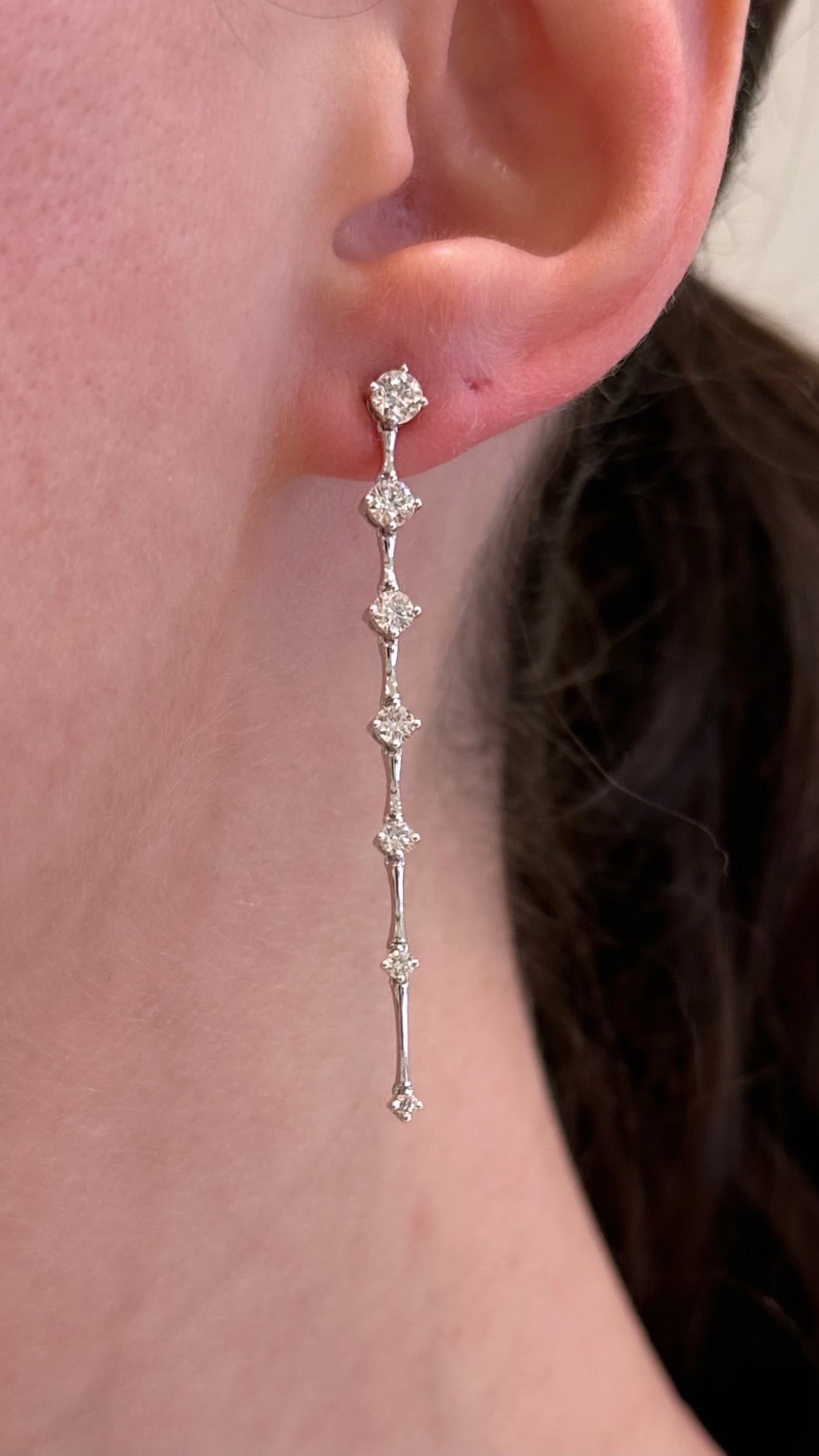 18K WHITE GOLD DIAMOND DROP EARRINGS