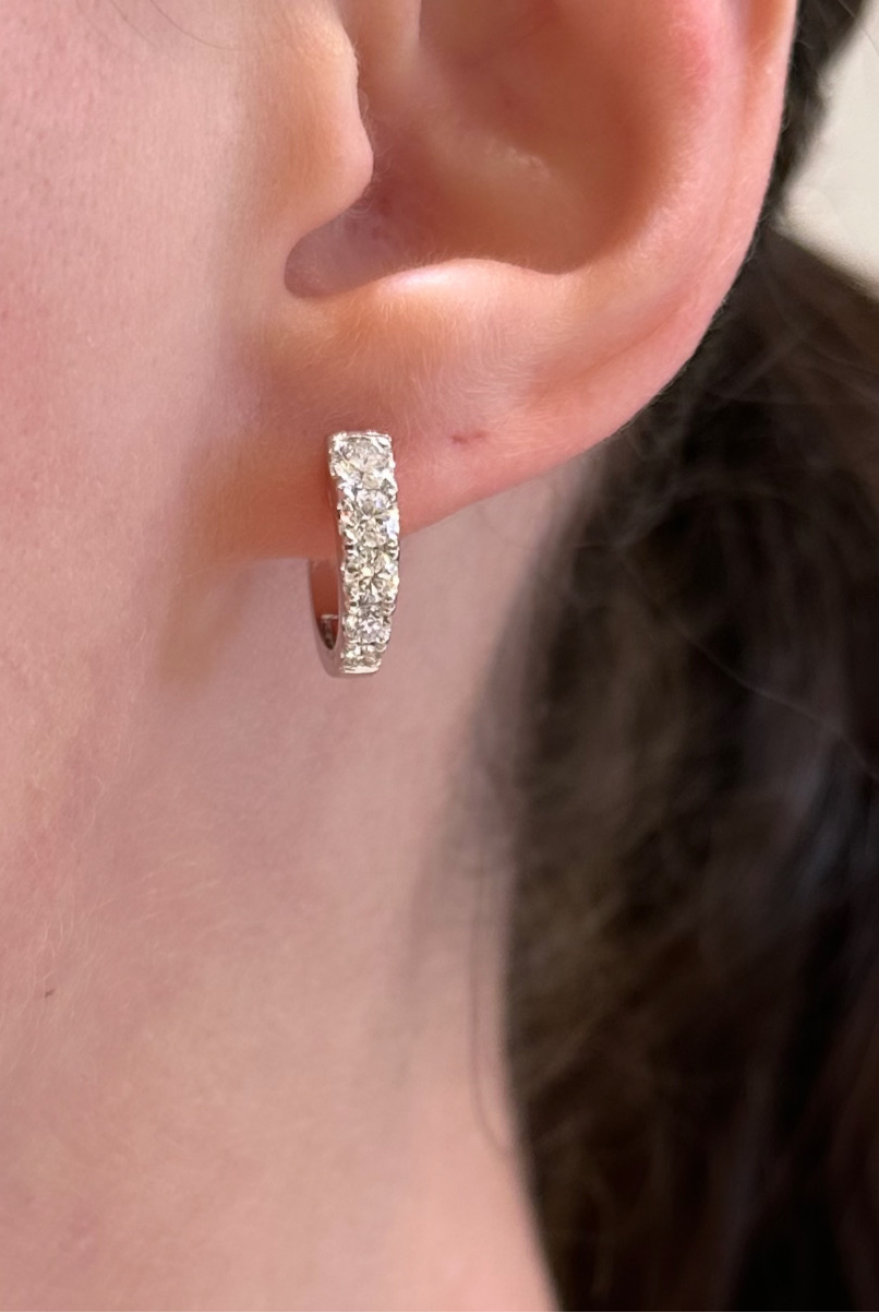 18K WHITE GOLD GRADUATED DIAMOND HUGGIE HOOPS