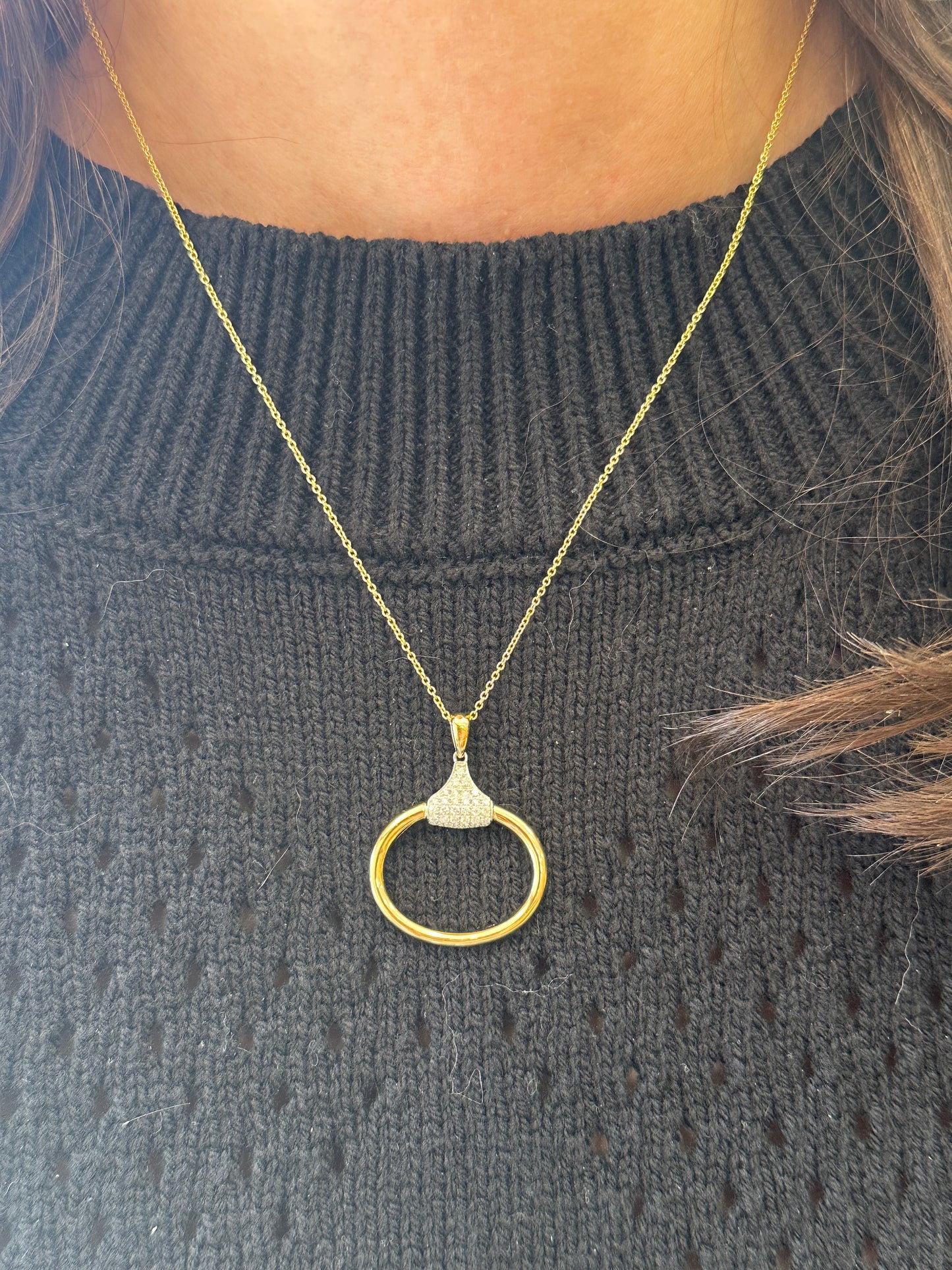 18K YELLOW GOLD OPEN CIRCLE DROP DIAMOND PENDANT