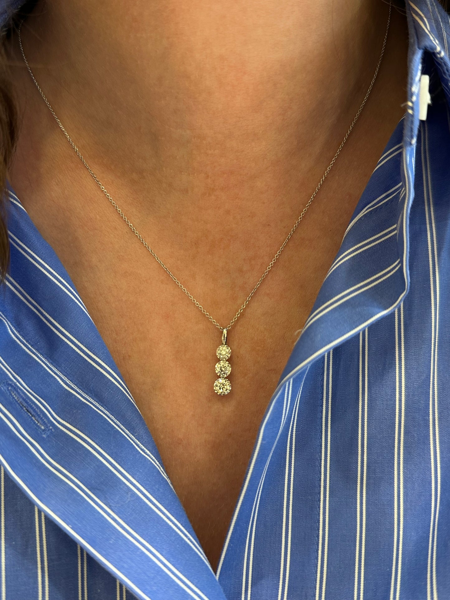 14K WHITE GOLD DIAMOND MIRACLE TOP THREE STONE PENDANT