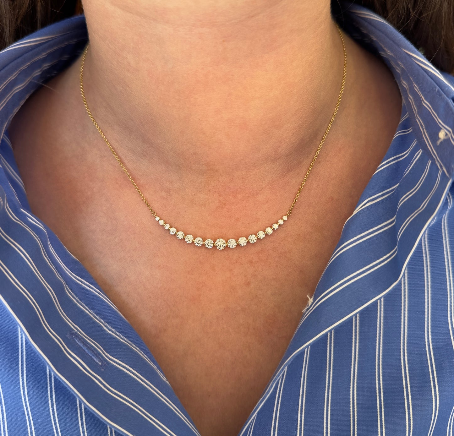 18K YELLOW GOLD DIAMOND GRADUATED SMILE BAR NECKLACE