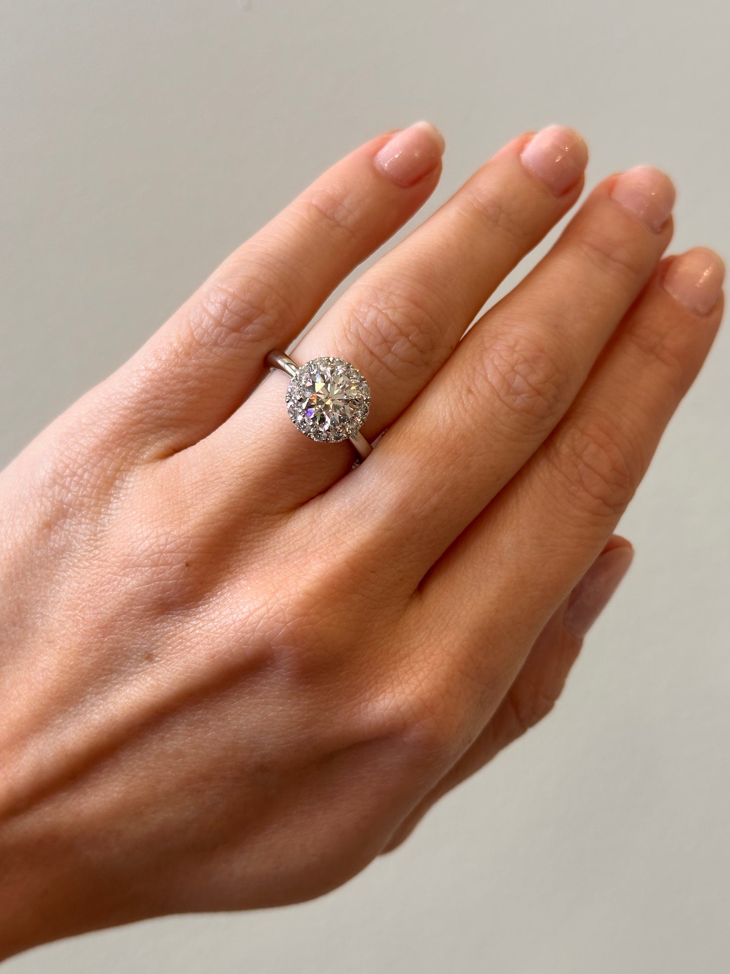 HEARTS ON FIRE PLATINUM DIAMOND VELA HALO RING