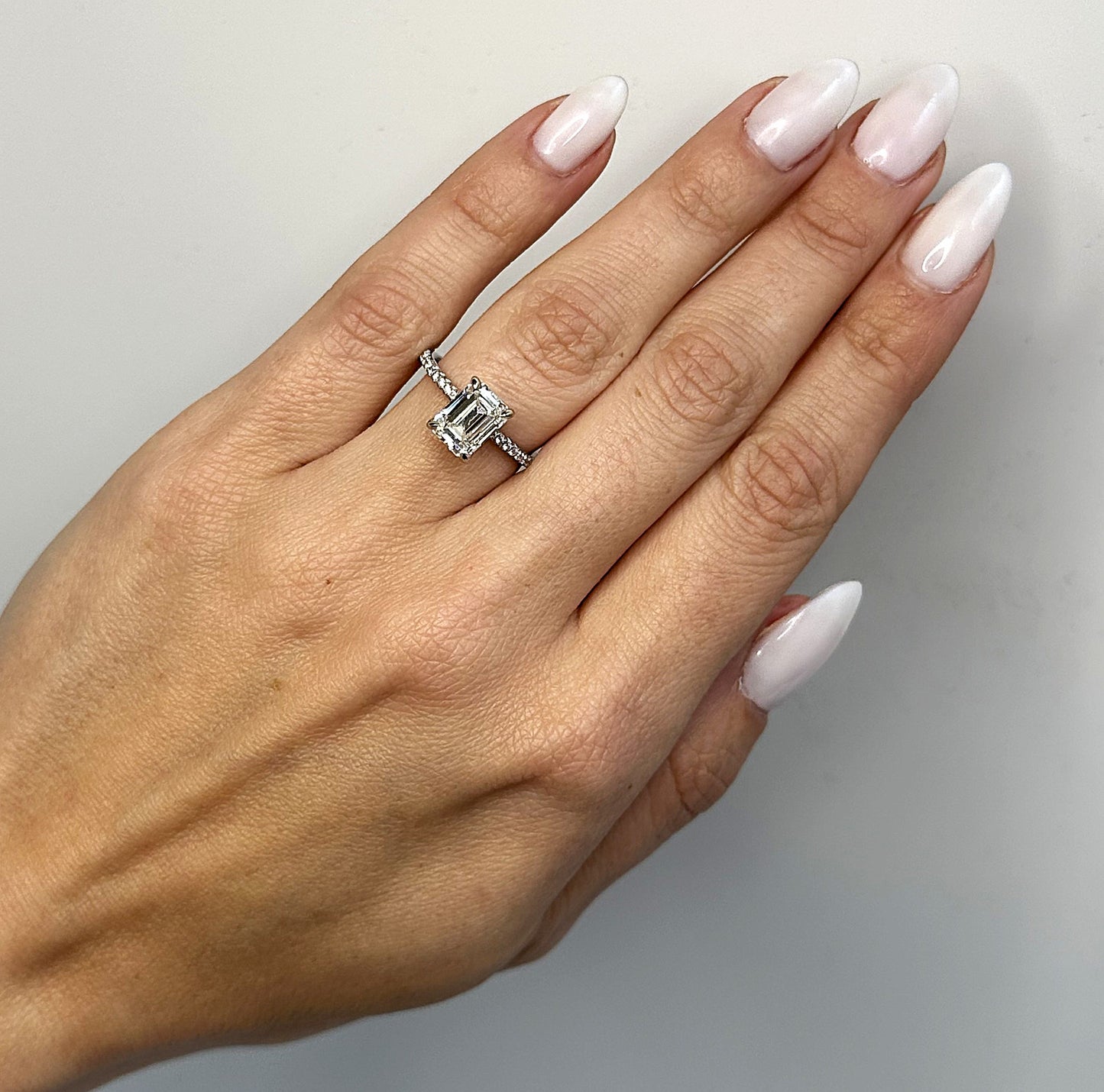 GIA 2.27 CT EMERALD BRILLIANT NATURAL EARTH MINED DIAMOND ENGAGEMENT RING