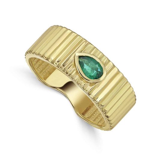 14K YELLOW GOLD FLUTED RING WITH PEAR SHAPE EMERALD