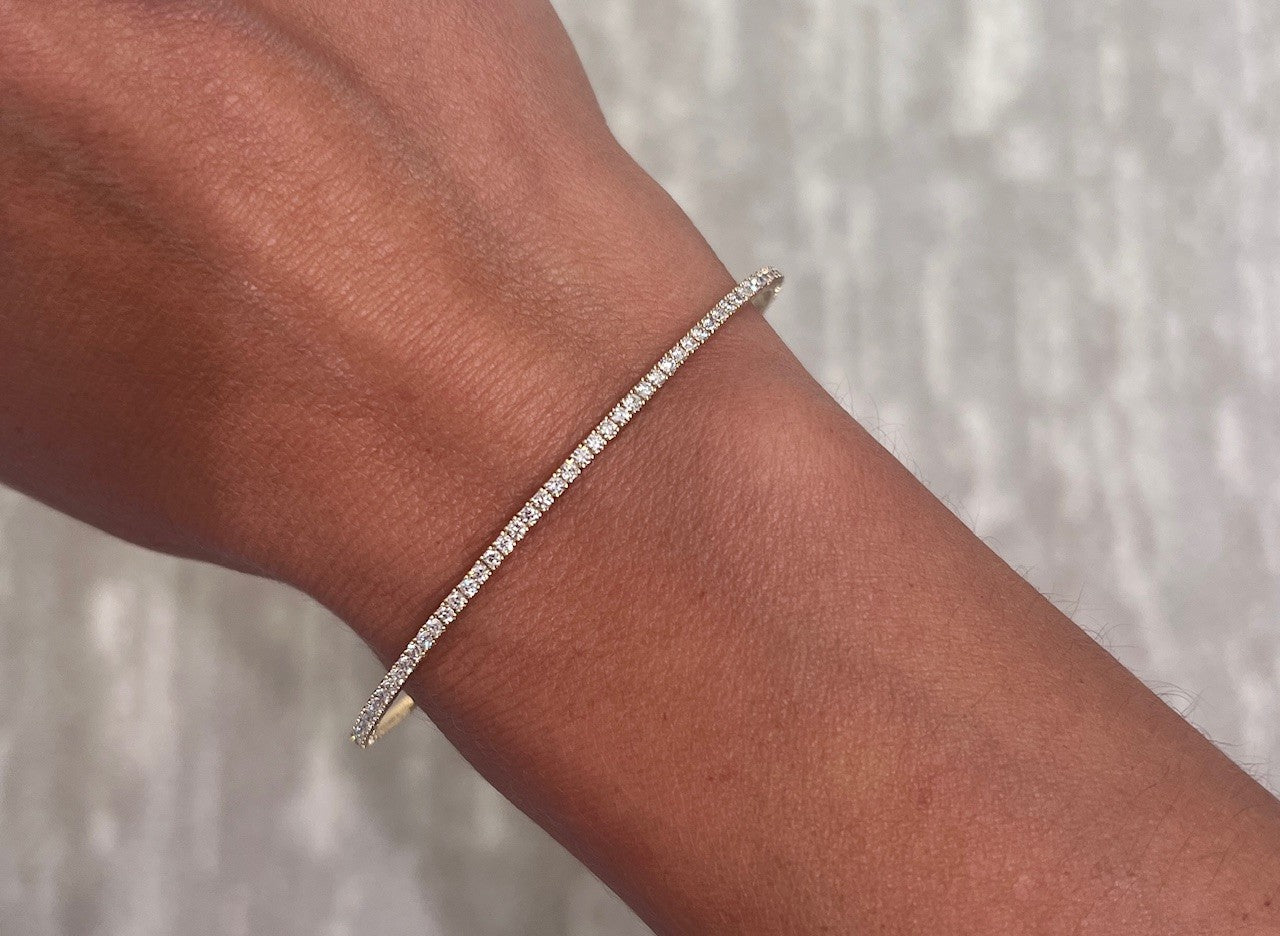 14K YELLOW GOLD DIAMOND BANGLE BRACELET